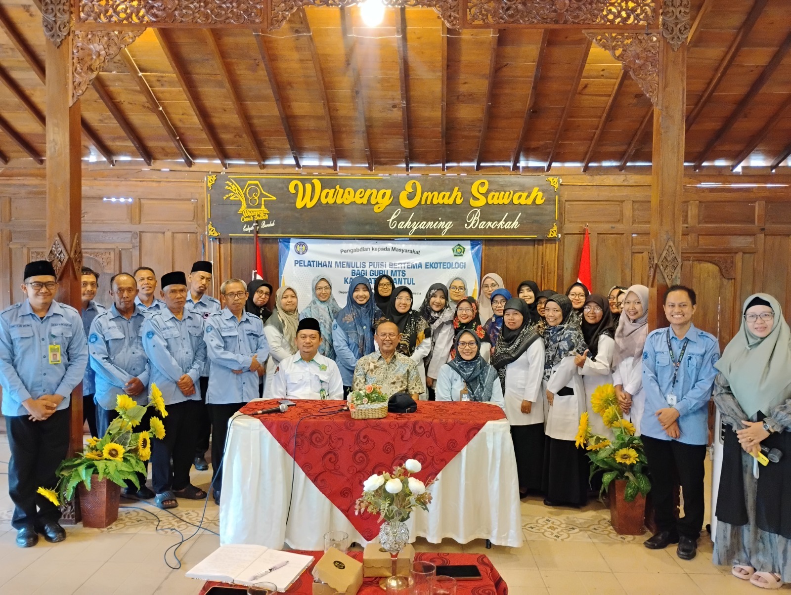 Empat Guru Bahasa Indonesia MTsN 9 Bantul Ikuti Pelatihan Menulis Puisi Ekoteologi